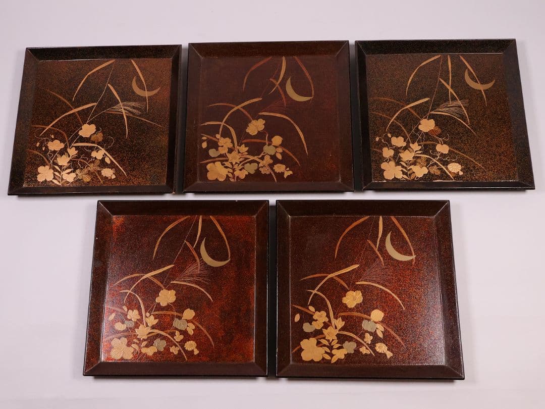 【MB46】時代 梨地吸物膳 十客 月と草花蒔絵 秋草 四方膳 卓上 折敷 木製