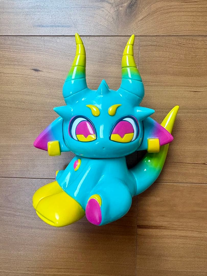 ヒュウロン　ソフビ　カラフルドラゴンフィギュア