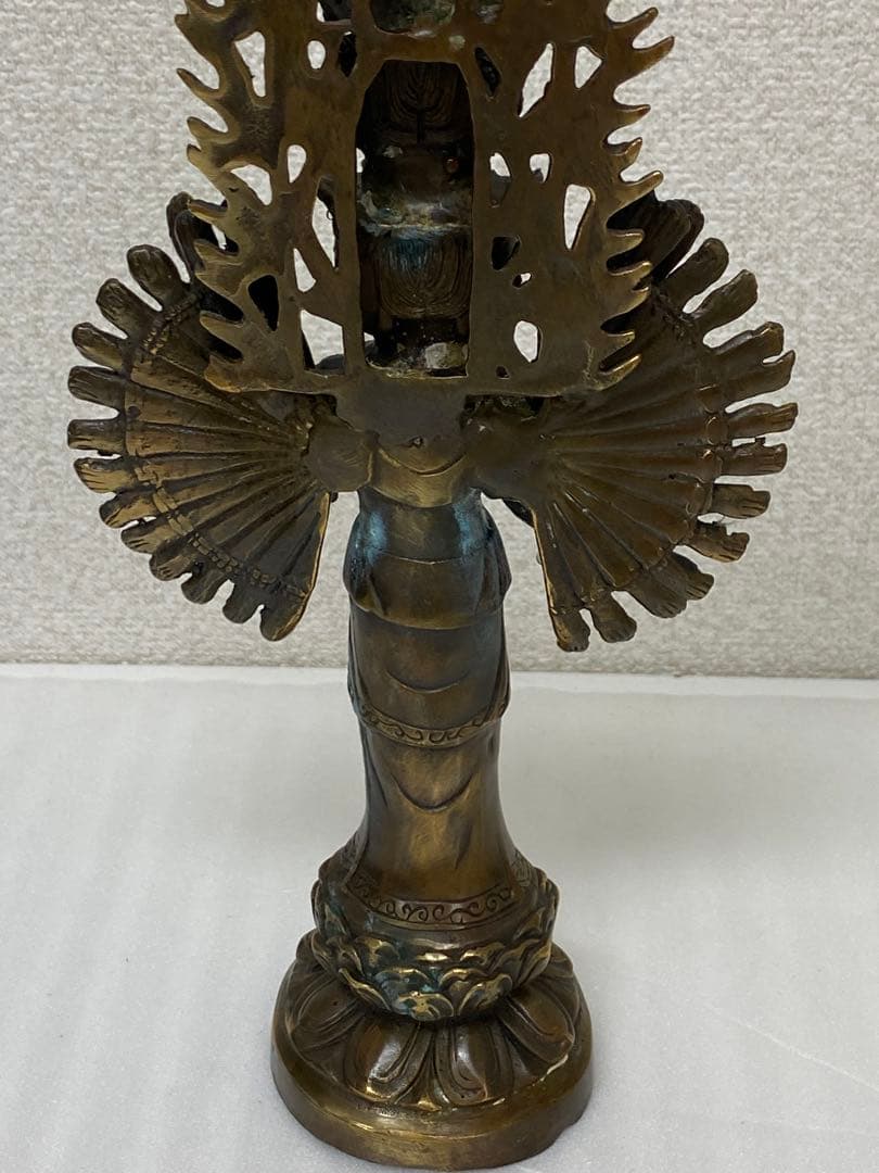 3-2331 十一面千手千眼観世音菩薩　黄銅　病気平癒 災難除け　延命長寿