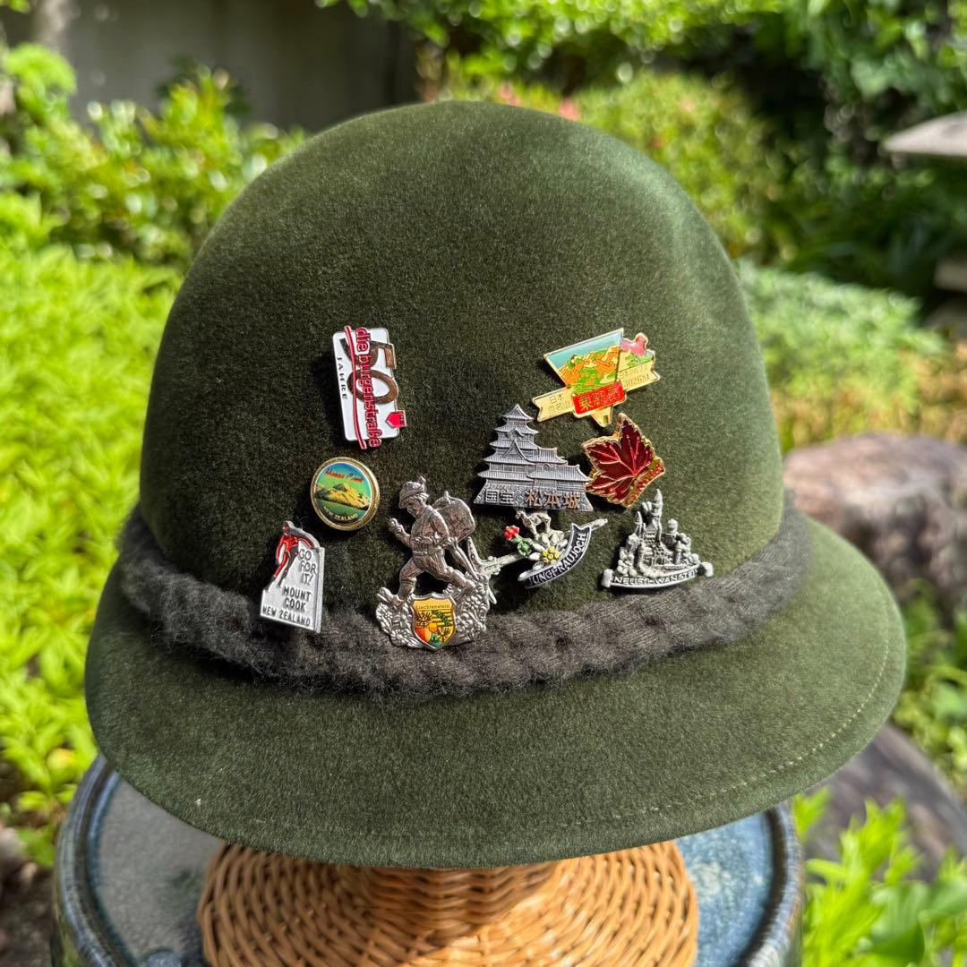 ドイツ　チロリアンハット　オクトーバーフェスト　オリーブグリーンのフェルトハット