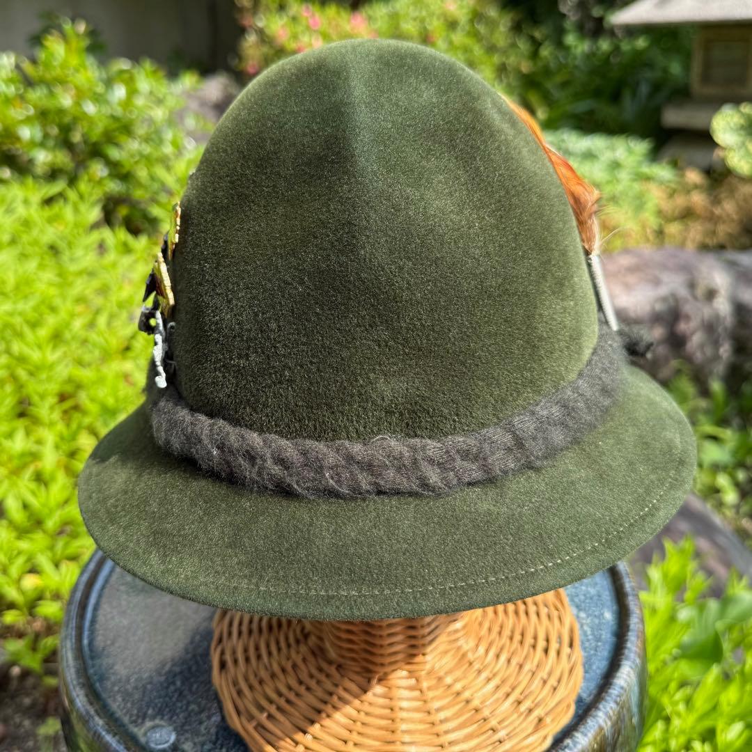 ドイツ　チロリアンハット　オクトーバーフェスト　オリーブグリーンのフェルトハット