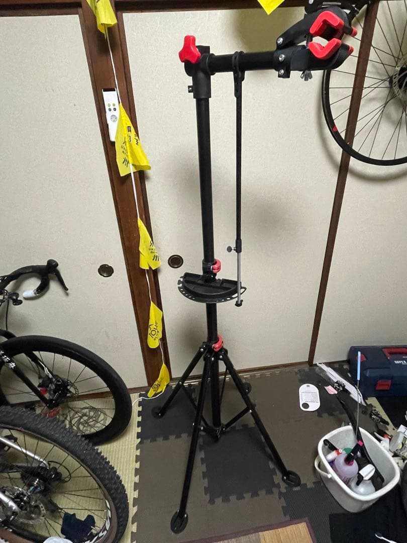 自転車メンテナンススタンド 高さ調整可能 ツールボトル、六角付き