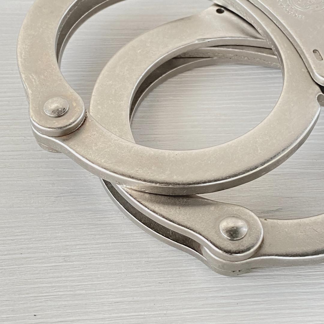 スミス&ウェッソン ハンドカフ 手錠 M100_3