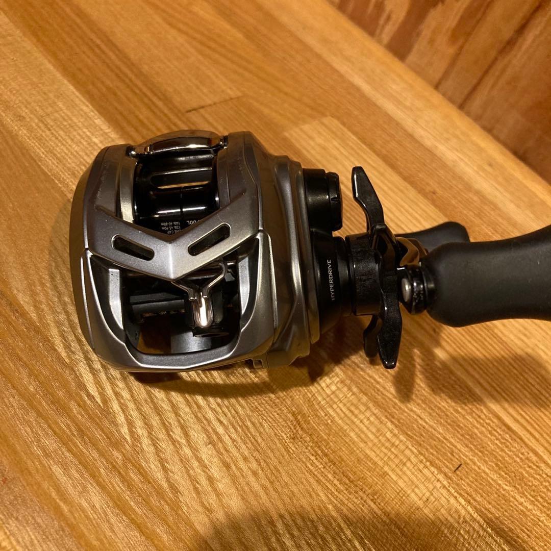 ALPHAS SV TW 7.1 ベイトリール 左ハンドル