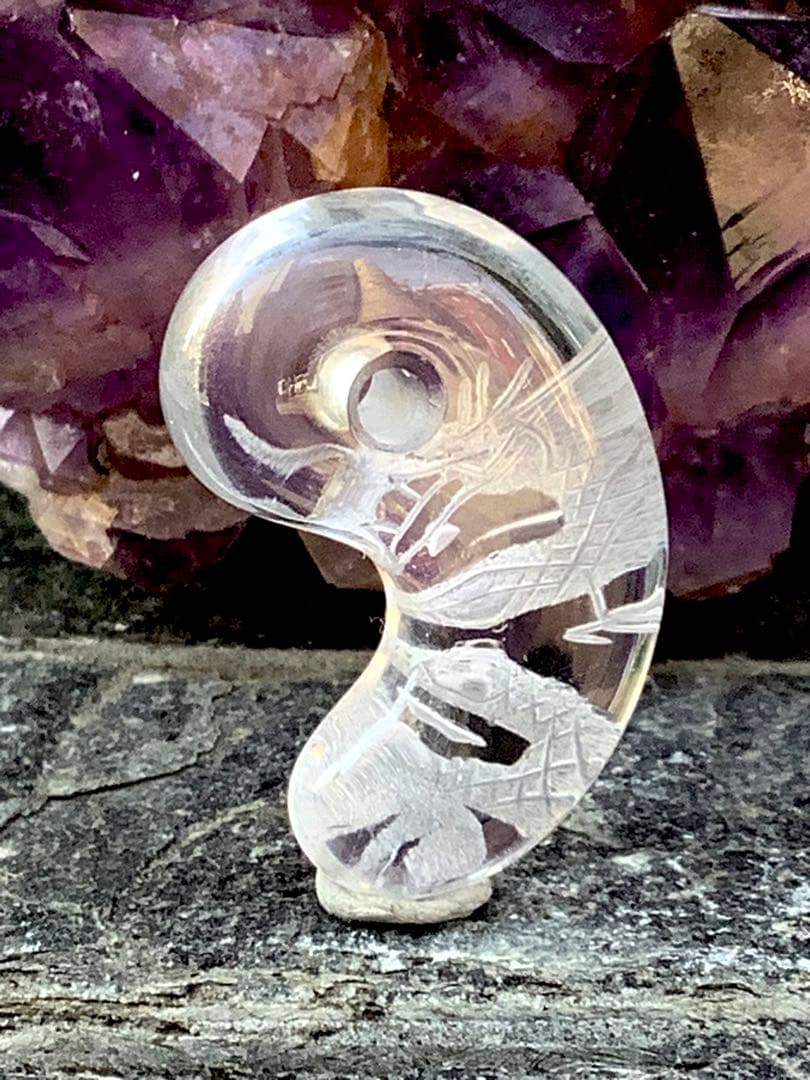 ✳　【 彫り師*秀峯作雲龍彫り ]乙女水晶勾玉　限定数量*極上縁起勾玉 本物保証