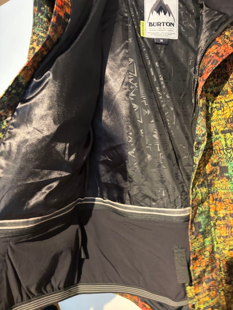 burton スノーボードウェア　レディース ジャケットM　パンツS 上下セット