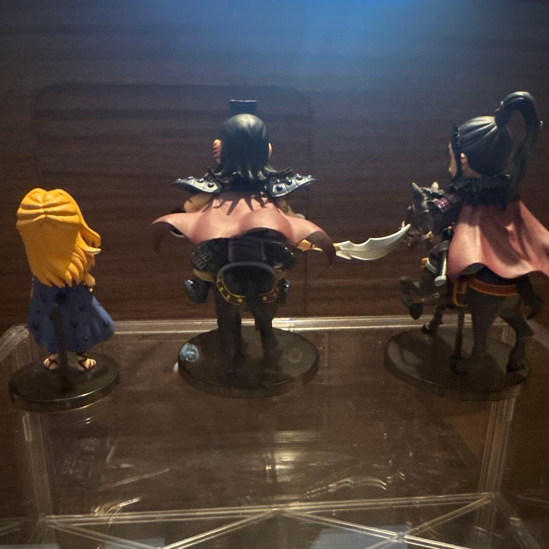 キングダム　一番くじ　ワールドコレクタブル 全軍、前進 ラストワン賞 王騎と他