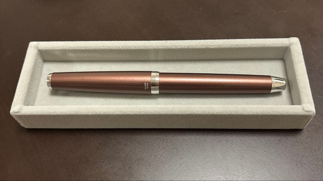 パイロット　エラボー　金属軸　ブラウン　万年筆 中字軟