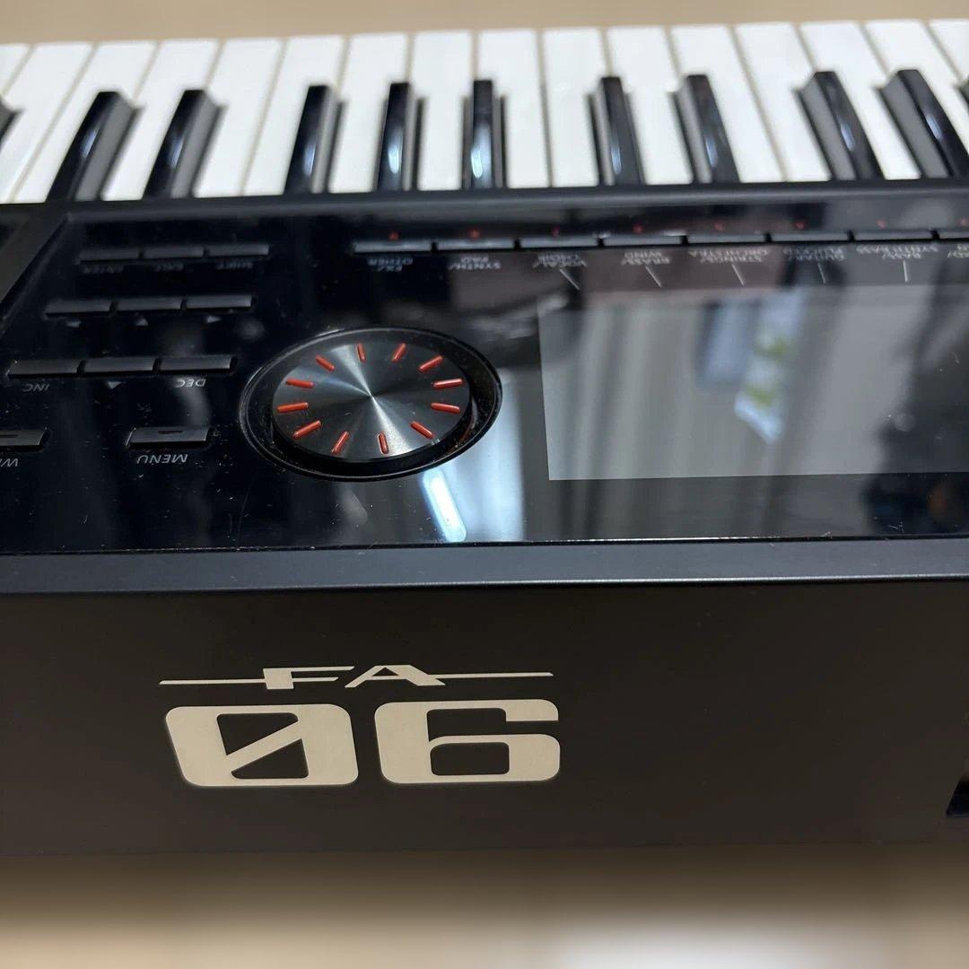 Roland FA-06 シンセサイザー 美品