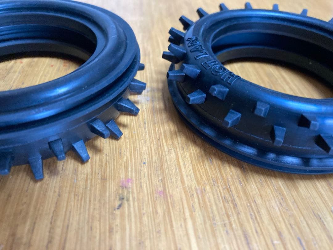 EP2WDオフロード用フロントタイヤ　ビンテージ　yokomo　kyosho