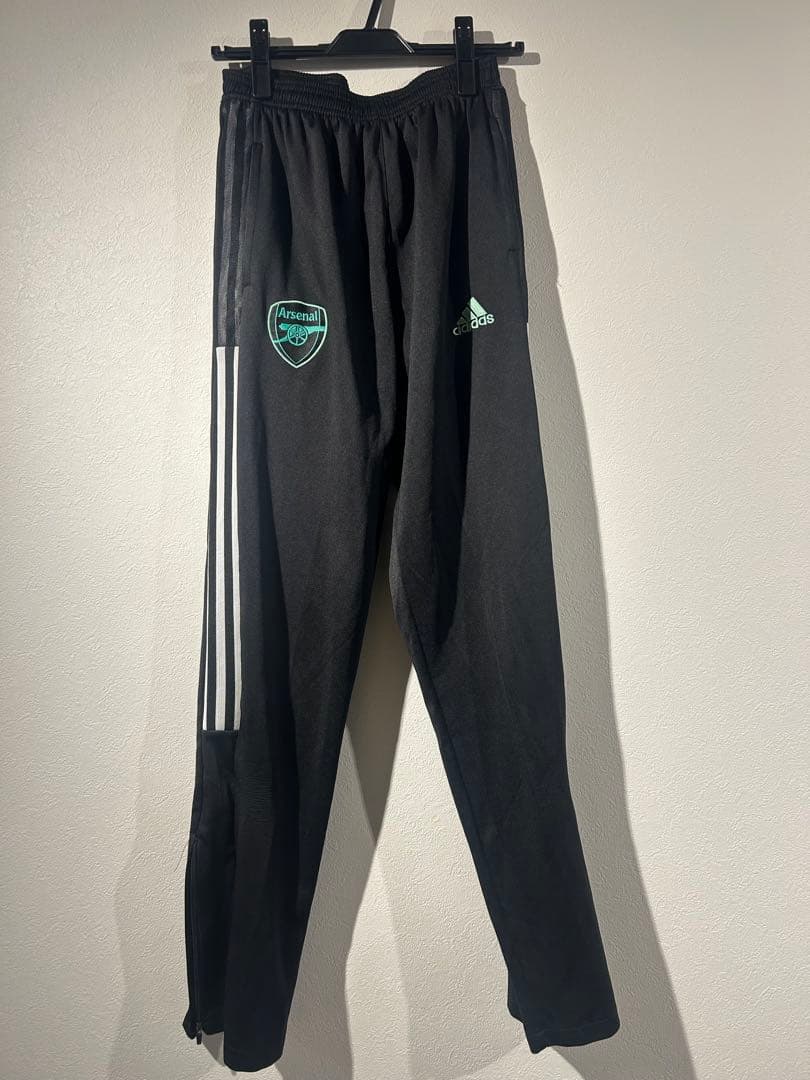 アディダス　アーセナルFC 2021-2022シーズントレーニングウェア上下