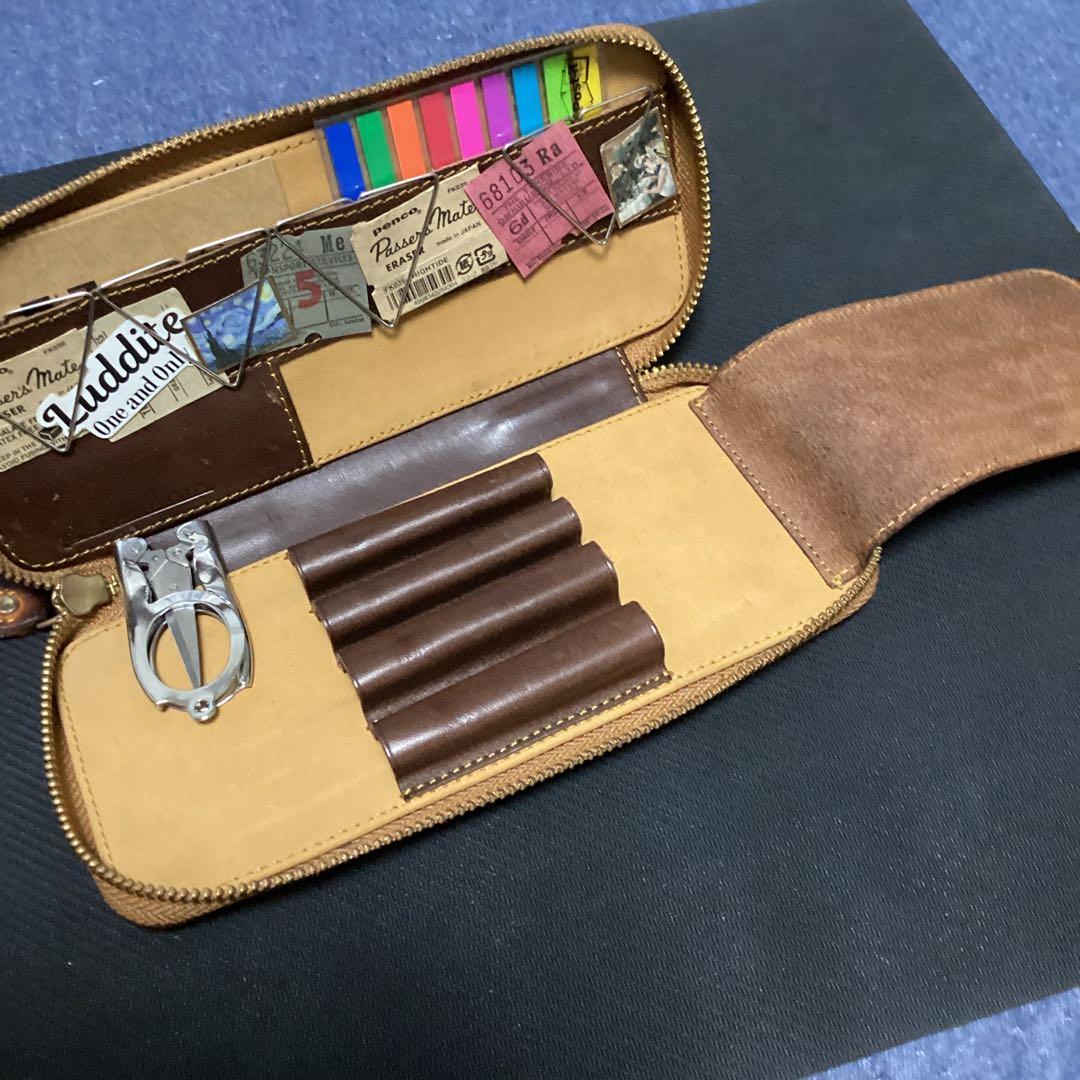 バハギアペンケース　しゃーぺん