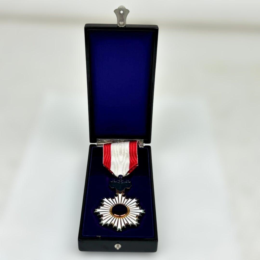 勲章 記章 徽章旭日双光章　箱有