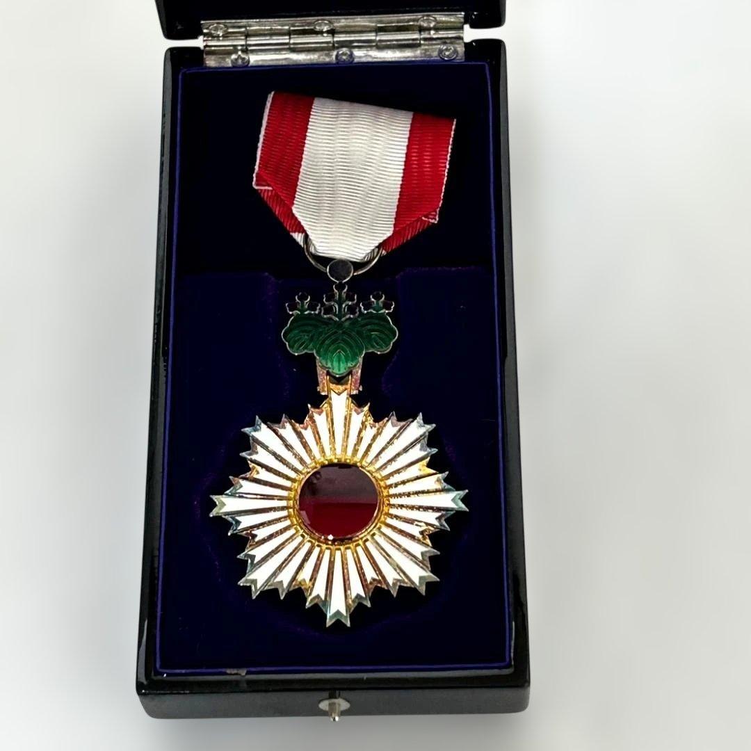 勲章 記章 徽章旭日双光章　箱有