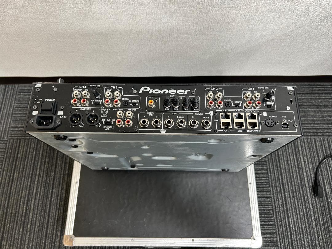 Pioneer DJM-2000 (ケース付き)