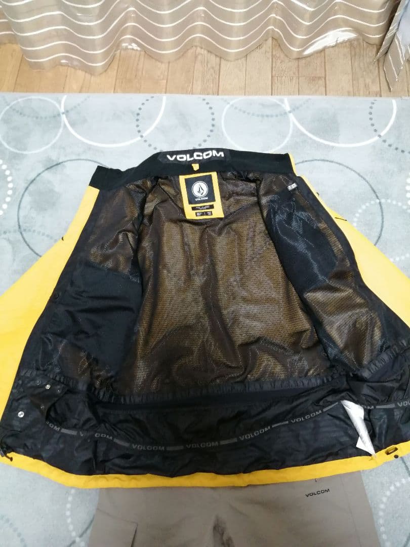 volcom スノーボードウェア　上下セット
