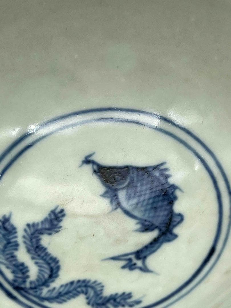 明時代　【大明成化年製】染付 青花魚藻文茶碗　古染付　唐物(D-86)