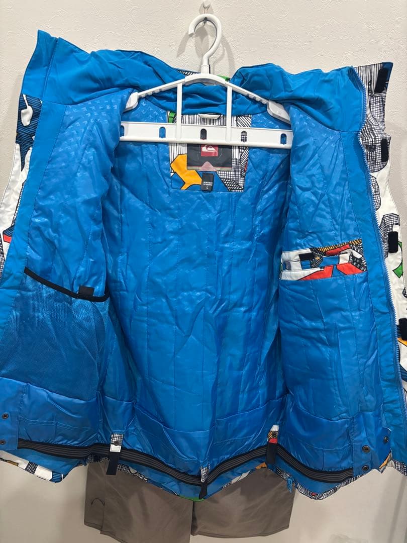 スキーウェア 上下セットL XLサイズ 総柄　スノボー ウインドブレーカー