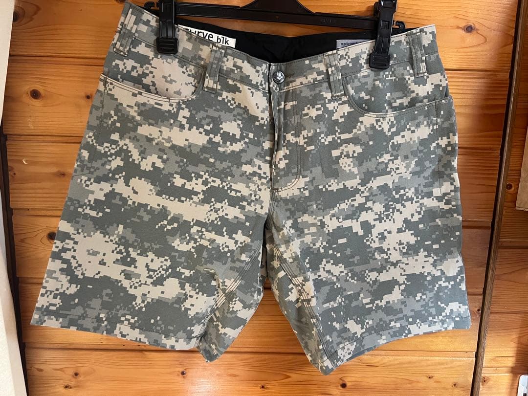 新品　swrve スワーブ　ハーフパンツ　迷彩　34