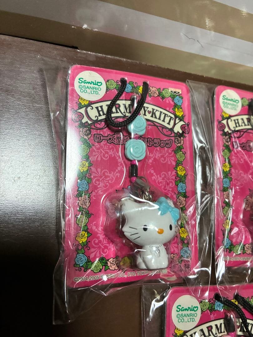 希少 激レア 新品 ご当地 チャーミーキティ ローズ型 ビーズ ストラップ