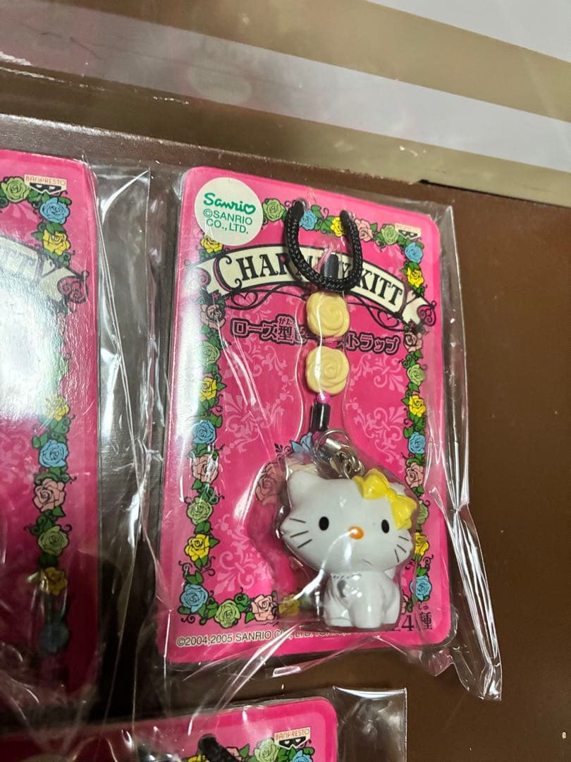 希少 激レア 新品 ご当地 チャーミーキティ ローズ型 ビーズ ストラップ