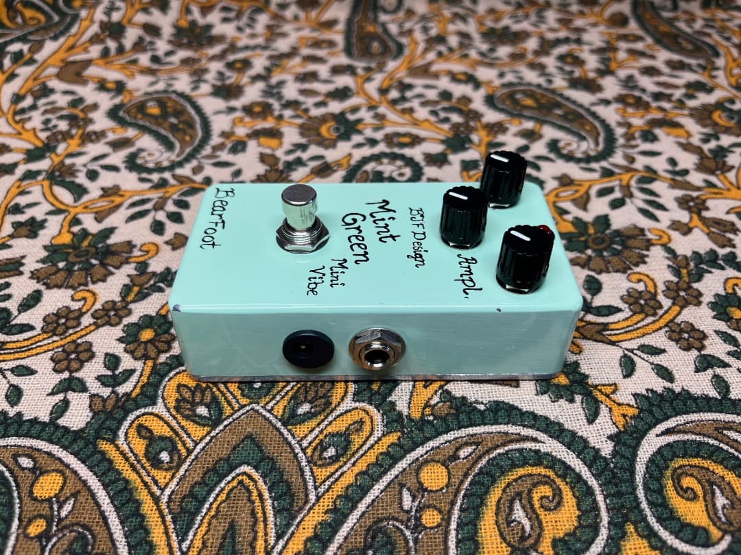 Bearfoot FX Mint Green Mini Vibe / トレモロ