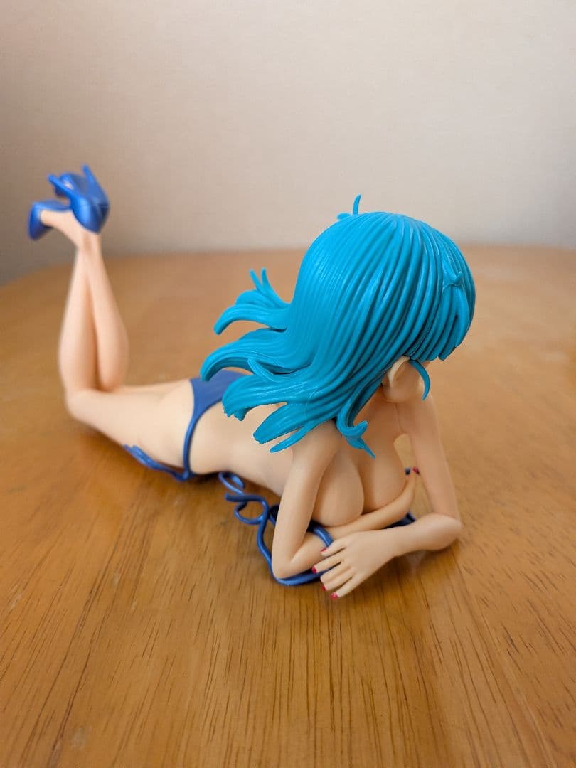 ドラゴンボールブルマ フィギュア 　（水着　ブルーver）