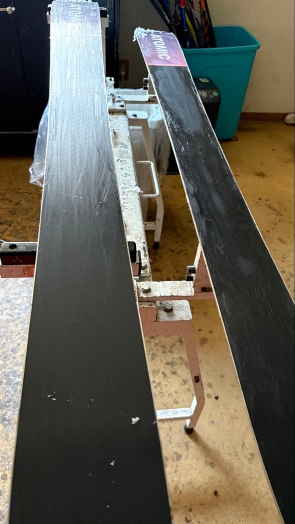 Atomic Backland 107 BCスキー板 女性用