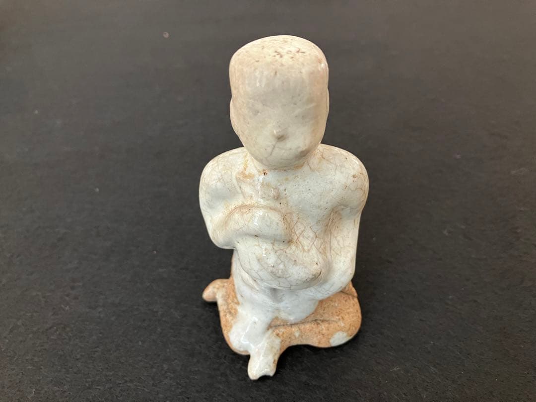 タイ宗胡録白濁釉　人物像