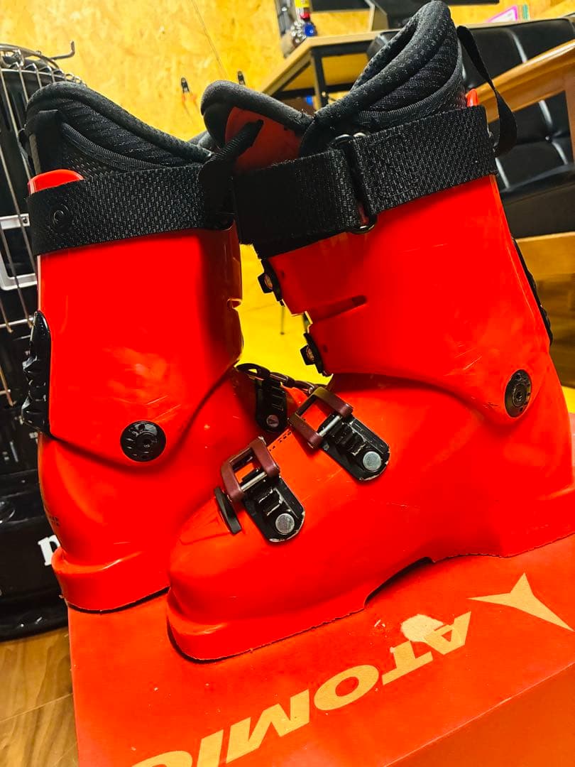 2022/23 ATOMIC 90 スキーブーツ　23.5
