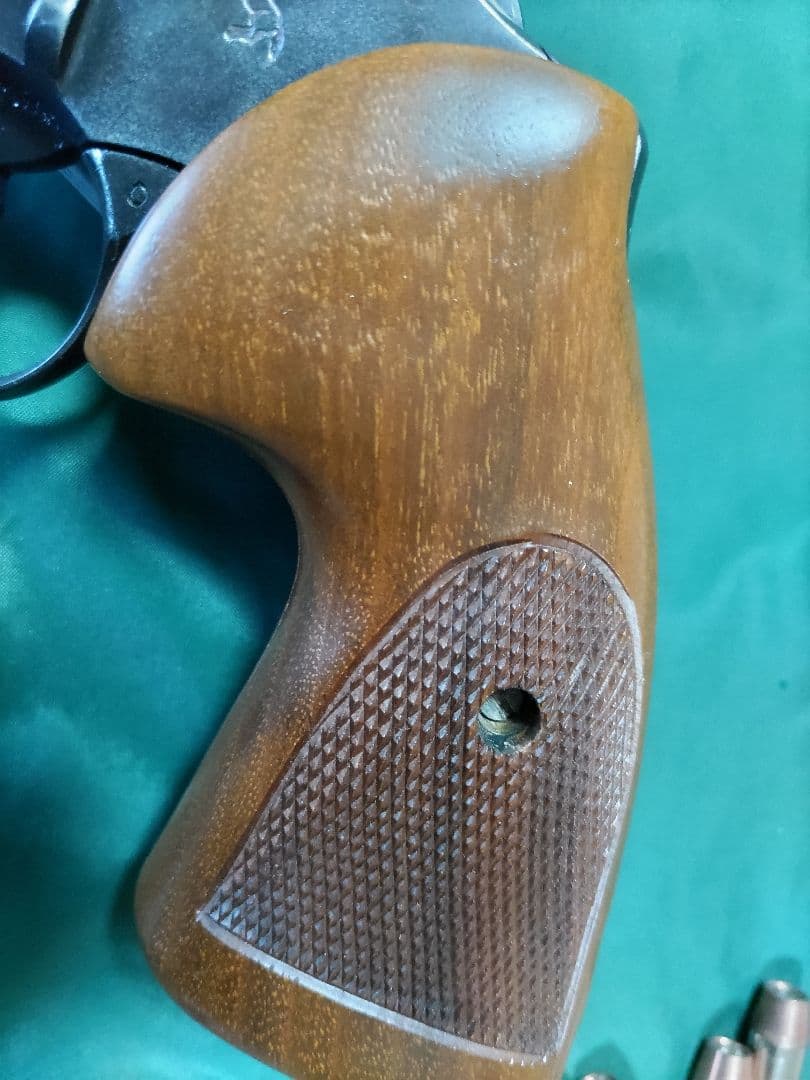 磁石対応・コクサイ コルトパイソン 6インチ HW　木グリ　モデルガン合法