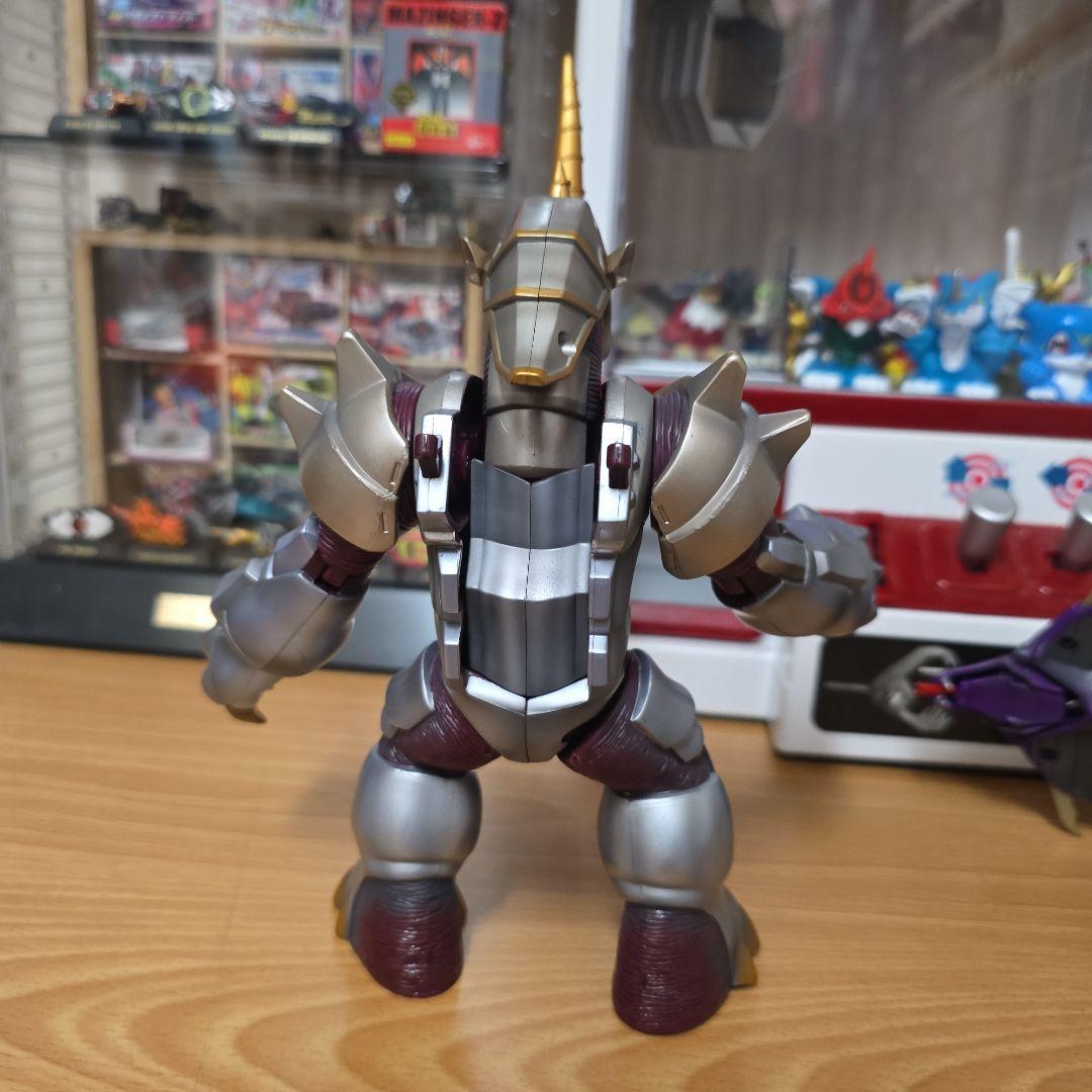 装着変身　ミラーモンスターズ　EX　ジェノサイダー