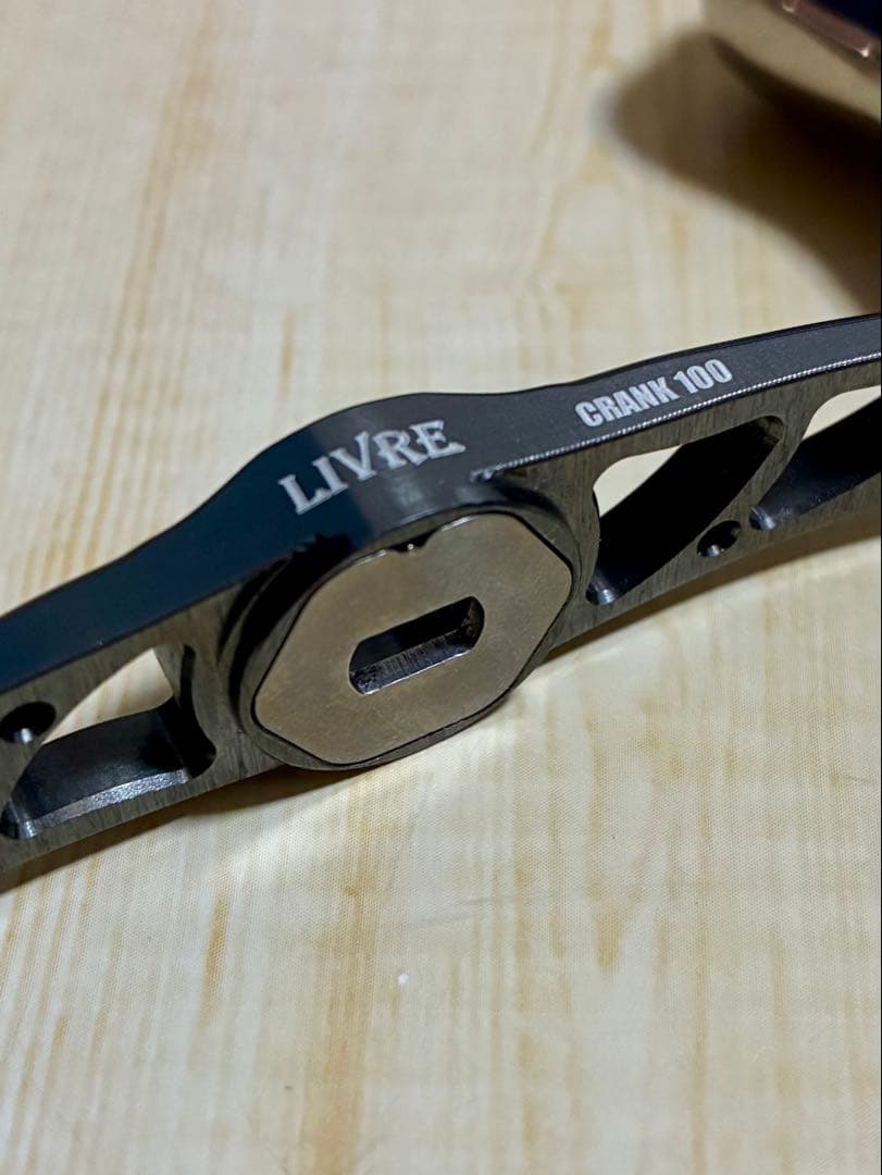 リブレ クランク 100 ハンドル ベイトキャスティング ガンメタ×ゴールド
