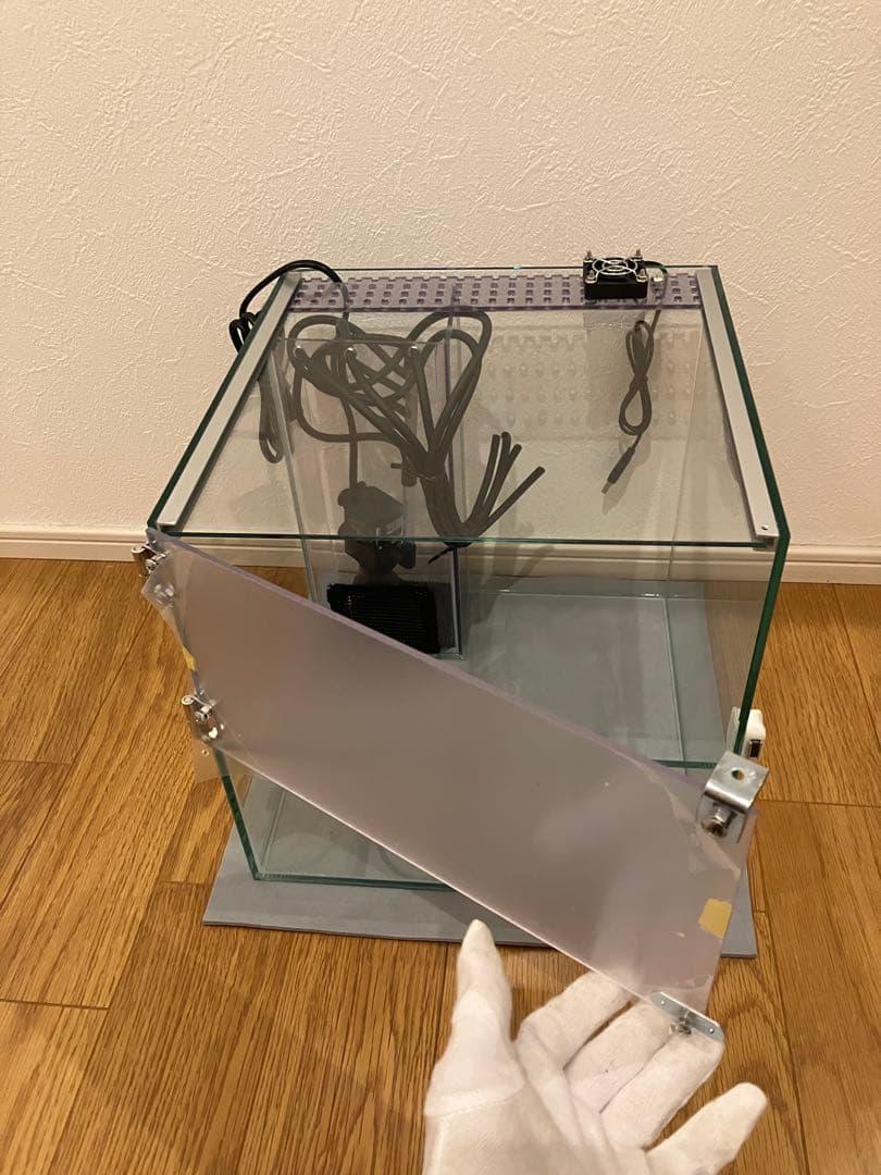 Kazumi 30キューブ ガラス水槽 濾過装置付き