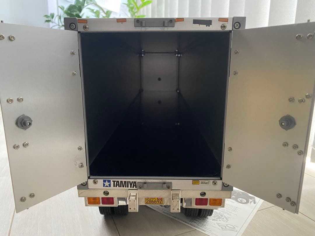 タミヤ 1/14 トラックラジコン　パネルバン セミトレーラー