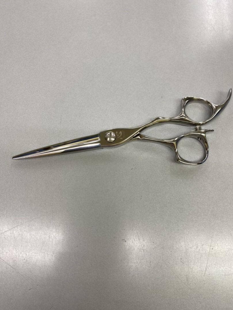 ギザ刃シザー　6インチ　新品未使用 理美容　シザー　はさみ