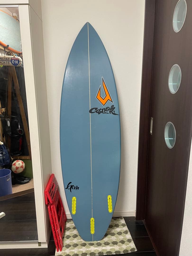 手渡し　ジャスティスサーフボード　キャロルシェイプ　GEM 5‘10