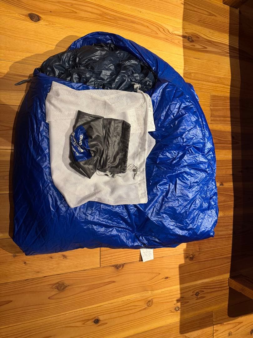 モンベル シームレスダウンハガー 800 #5 R/ZIP 寝袋 シュラフ