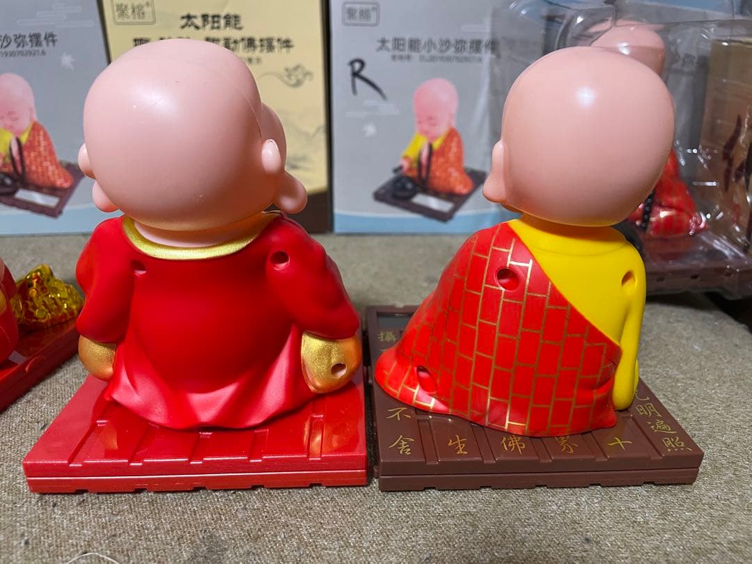 お坊さん　布袋様　ゆらゆらソーラーフィギュア　4種16体　かわいい