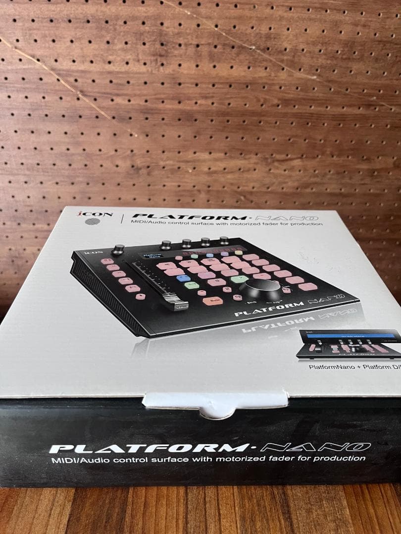 iCON PLATFORM NANO MIDIコントローラー