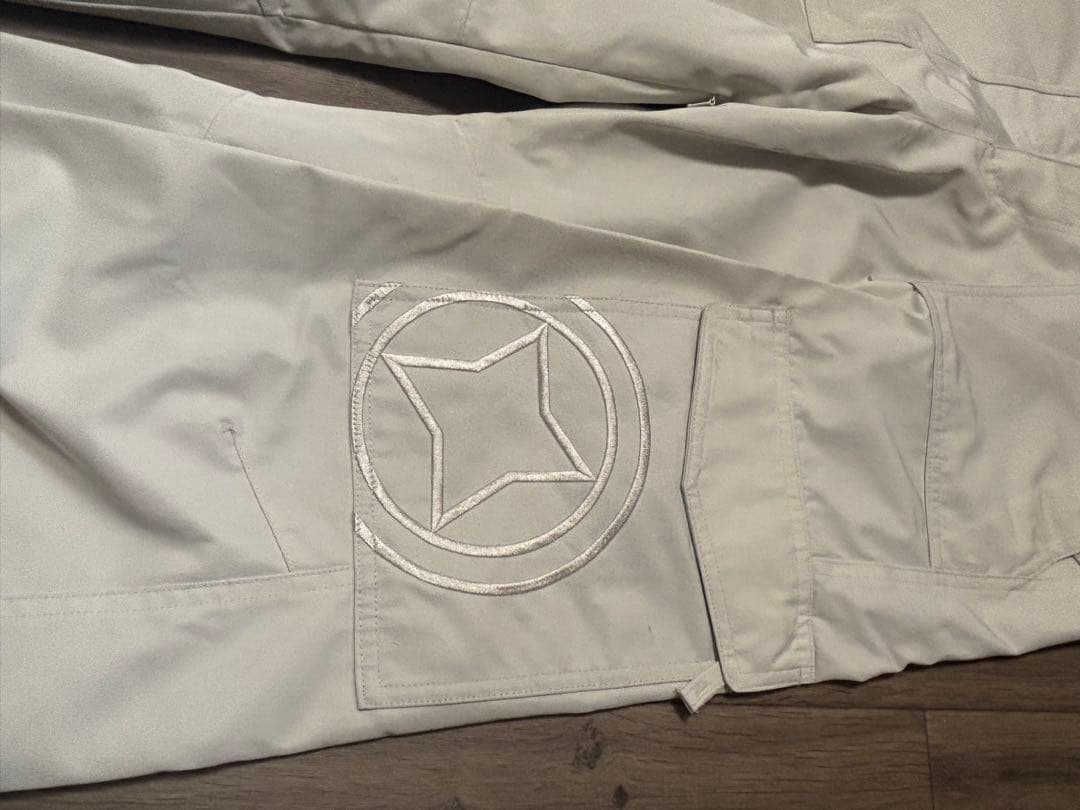 マルマル様週末お値下げ VESP ビブパンツ スノーボード24-25年モデル M