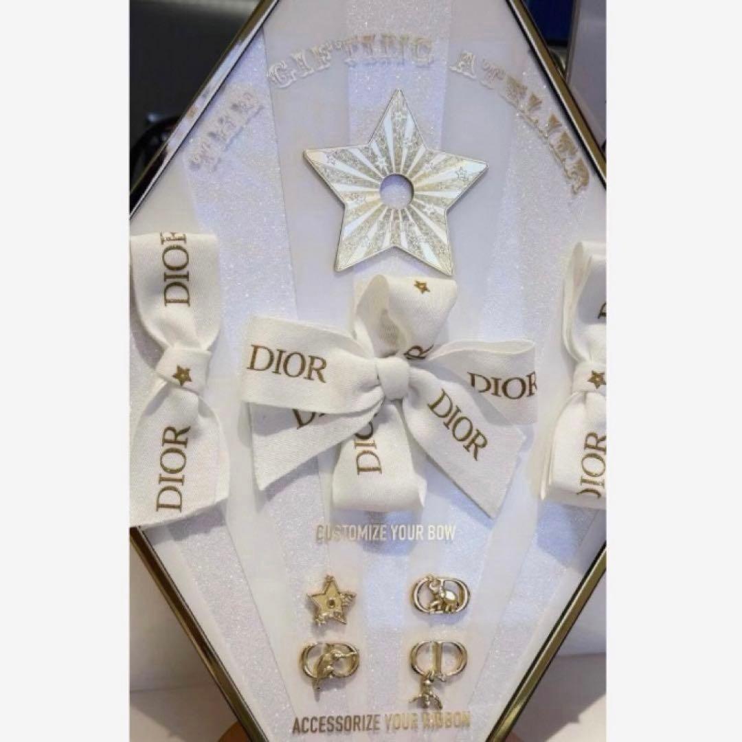 New❣️DIORホリデーピンズ2025年 限定　4点セット　ラッピングピンズ