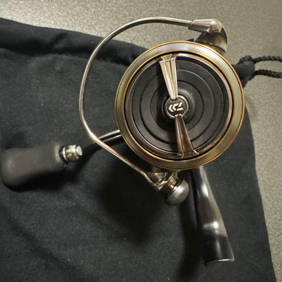 新品未使用Daiwa 23AIRITY PC LT2500 リール 収納袋付き