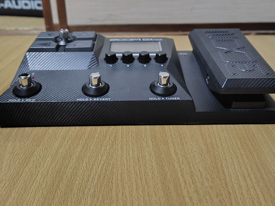 ZOOM G2X FOUR ギター用マルチエフェクター