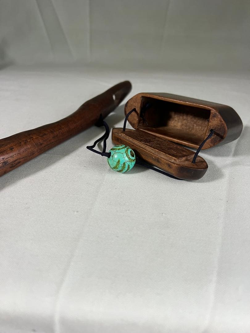 煙管筒 【煙管筒木製（煙草入）木製彫刻】 根付 骨董