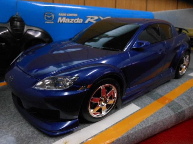 マツダ  RX-8  ラジコンカー 1/16 サイズ　未使用