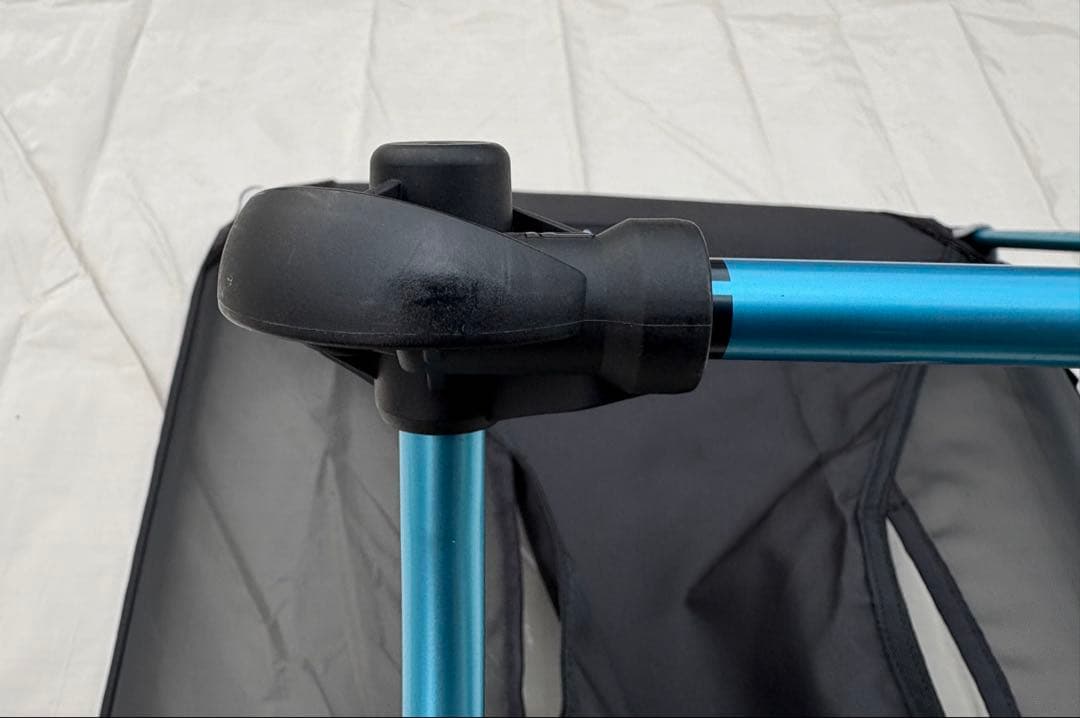 【中古・美品】Helinox グラウンドチェア　ブラック／ブルーポール　収納袋付