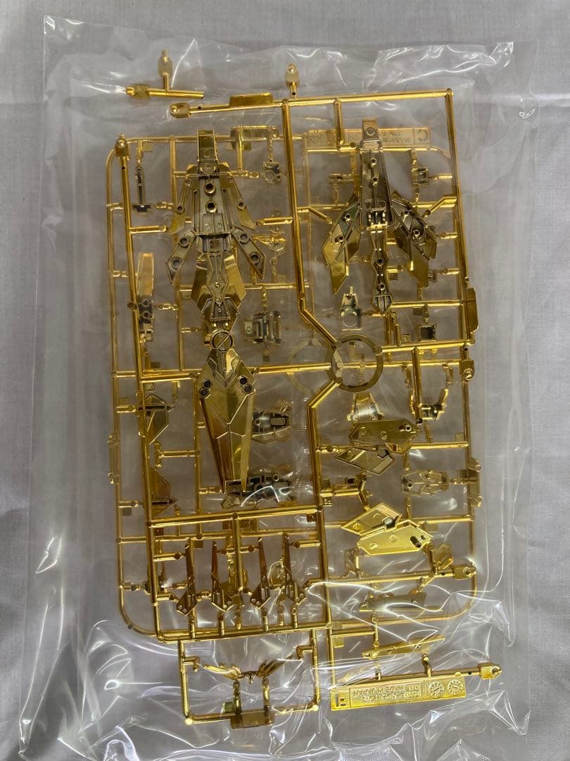 HG１／144ユニコーンガンダム３号機 フェネクス ゴールドメッキ仕様　全1種