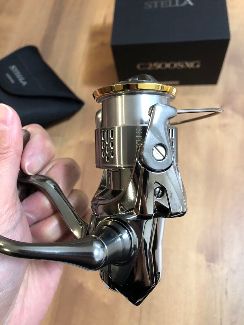 【ジャック】シマノ 18ステラ　C2500SXG 夢屋花梨ノブ装着