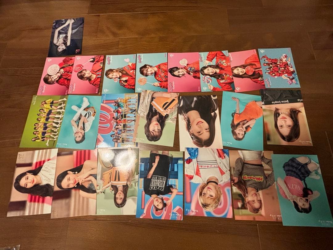 TWICEグッズまとめ売り/期間限定値下げ/トゥワイス/限定品/トレカ缶バッチ